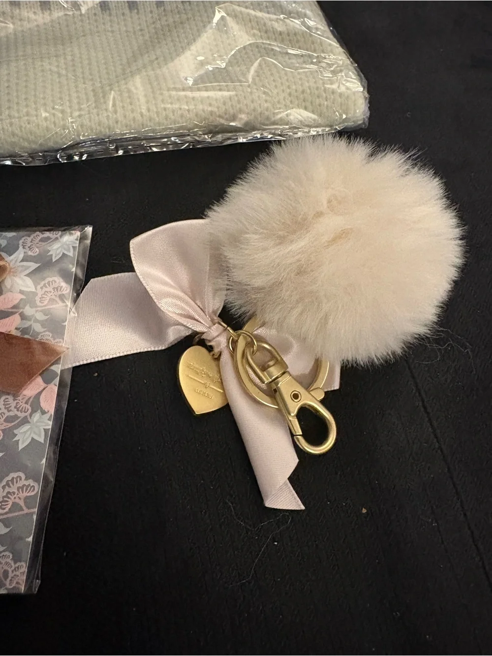Simply Gilded pouch and 5 bows Pom Pom clips keychain